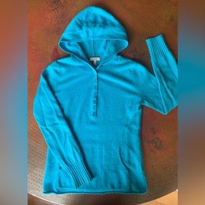 Women’s teal hooded cashmere sweater size small.